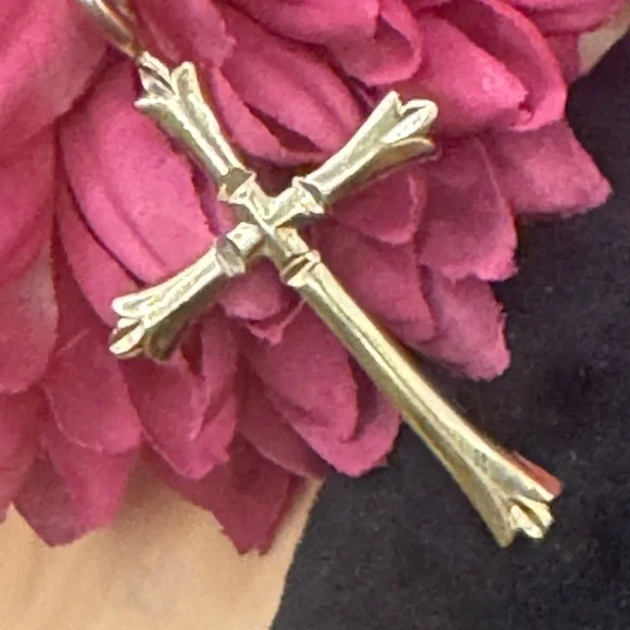 Yellow Gold 1.5” cross necklace pendant - Picture 7 of 13